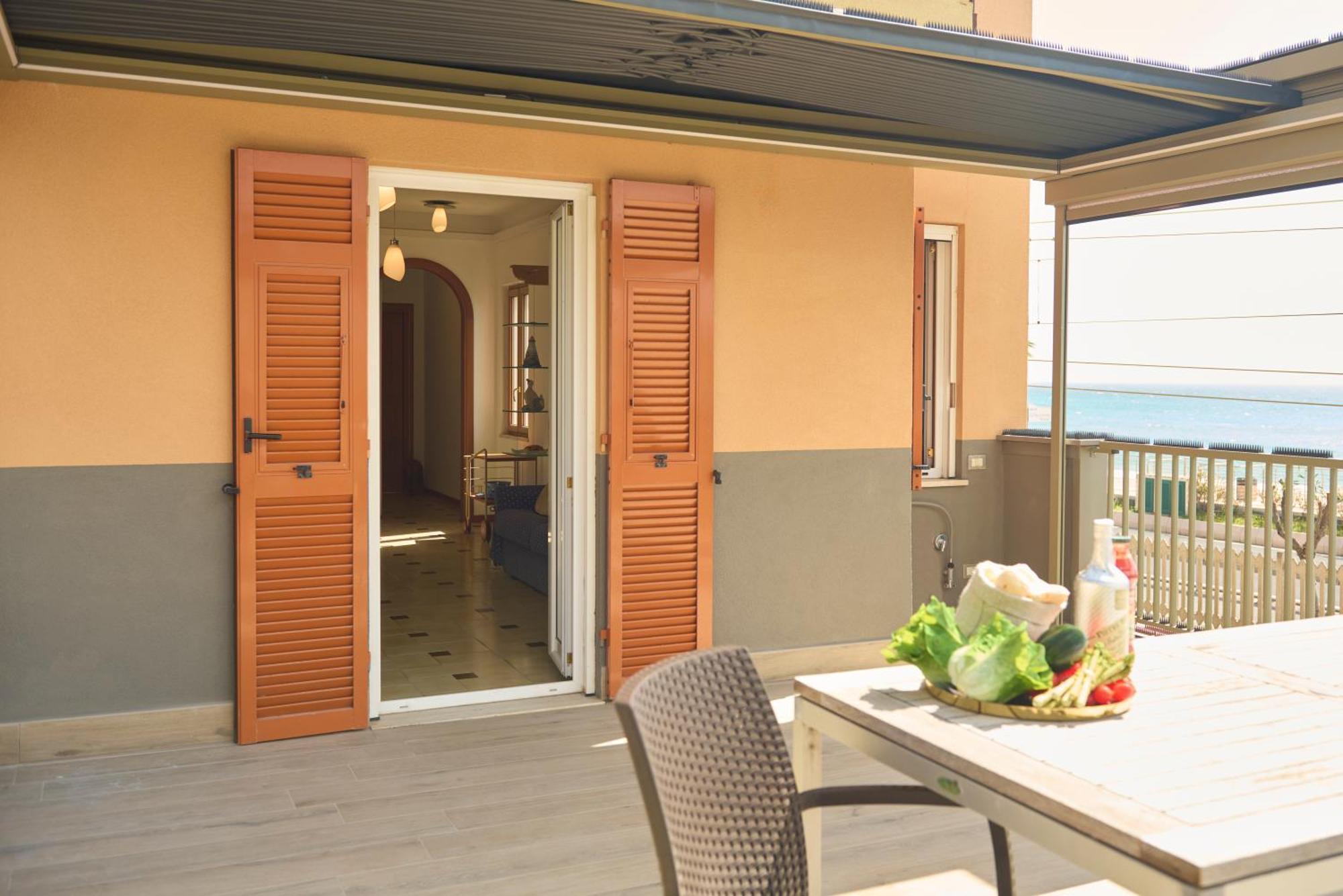 Terrazza Sul Mare A Pietra Ligure Apartamento Exterior foto