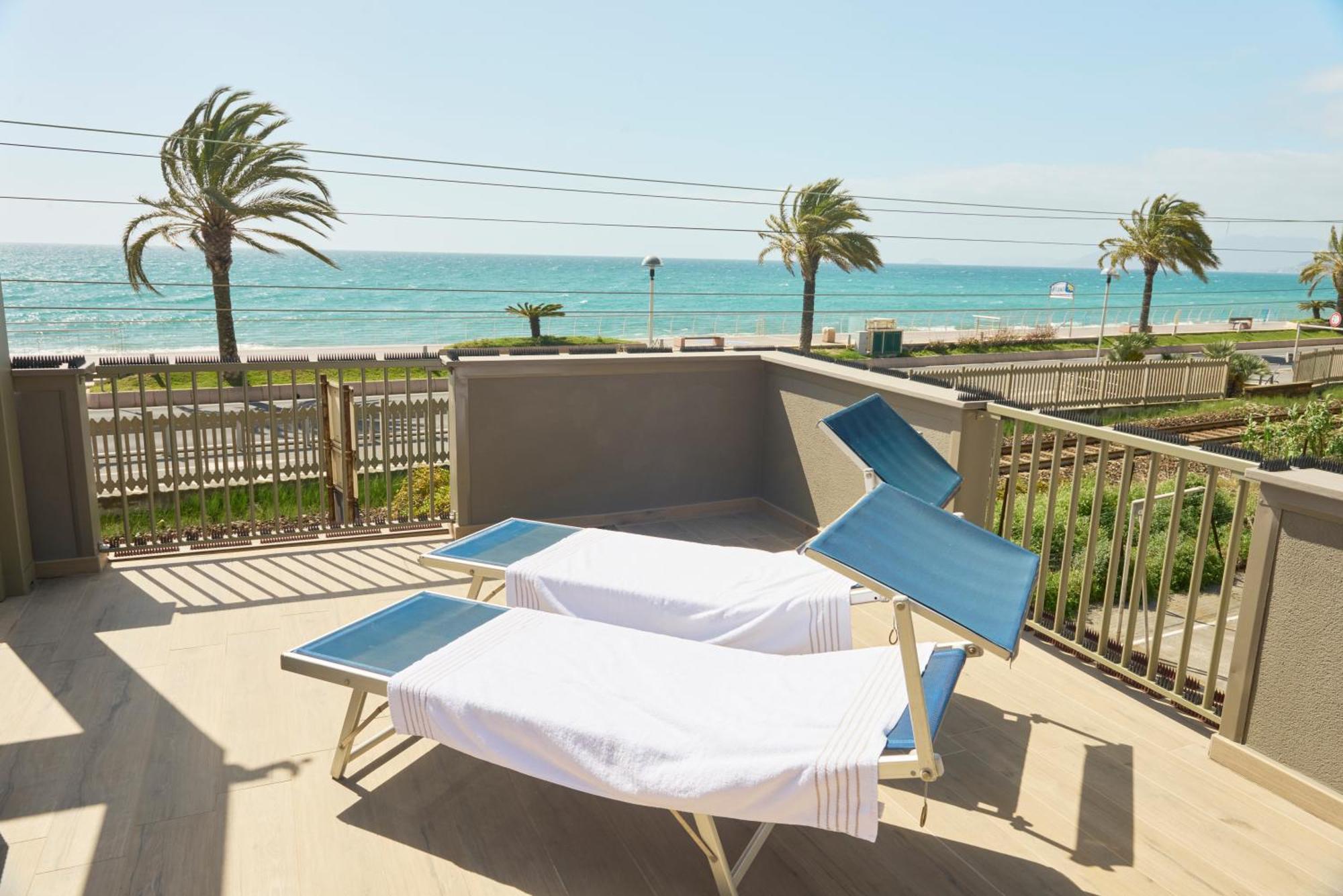 Terrazza Sul Mare A Pietra Ligure Apartamento Exterior foto