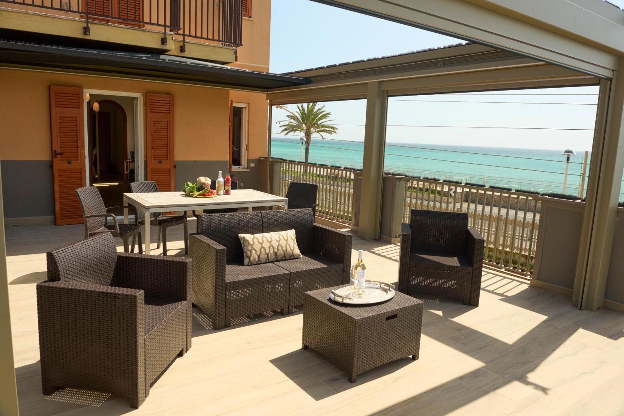 Terrazza Sul Mare A Pietra Ligure Apartamento Exterior foto
